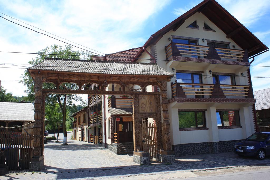 Pensiunea Lacramioara Săcel Exterior foto
